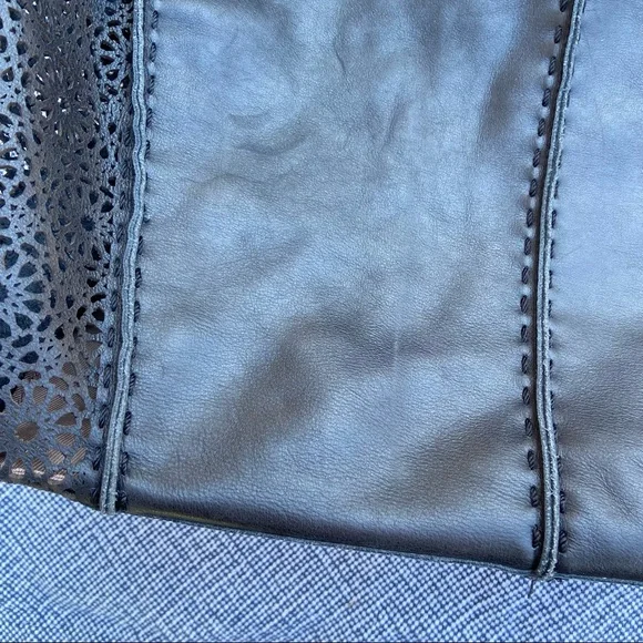 The Sak black leather lasercut large shoulder tote bag - Picture 3 of 7